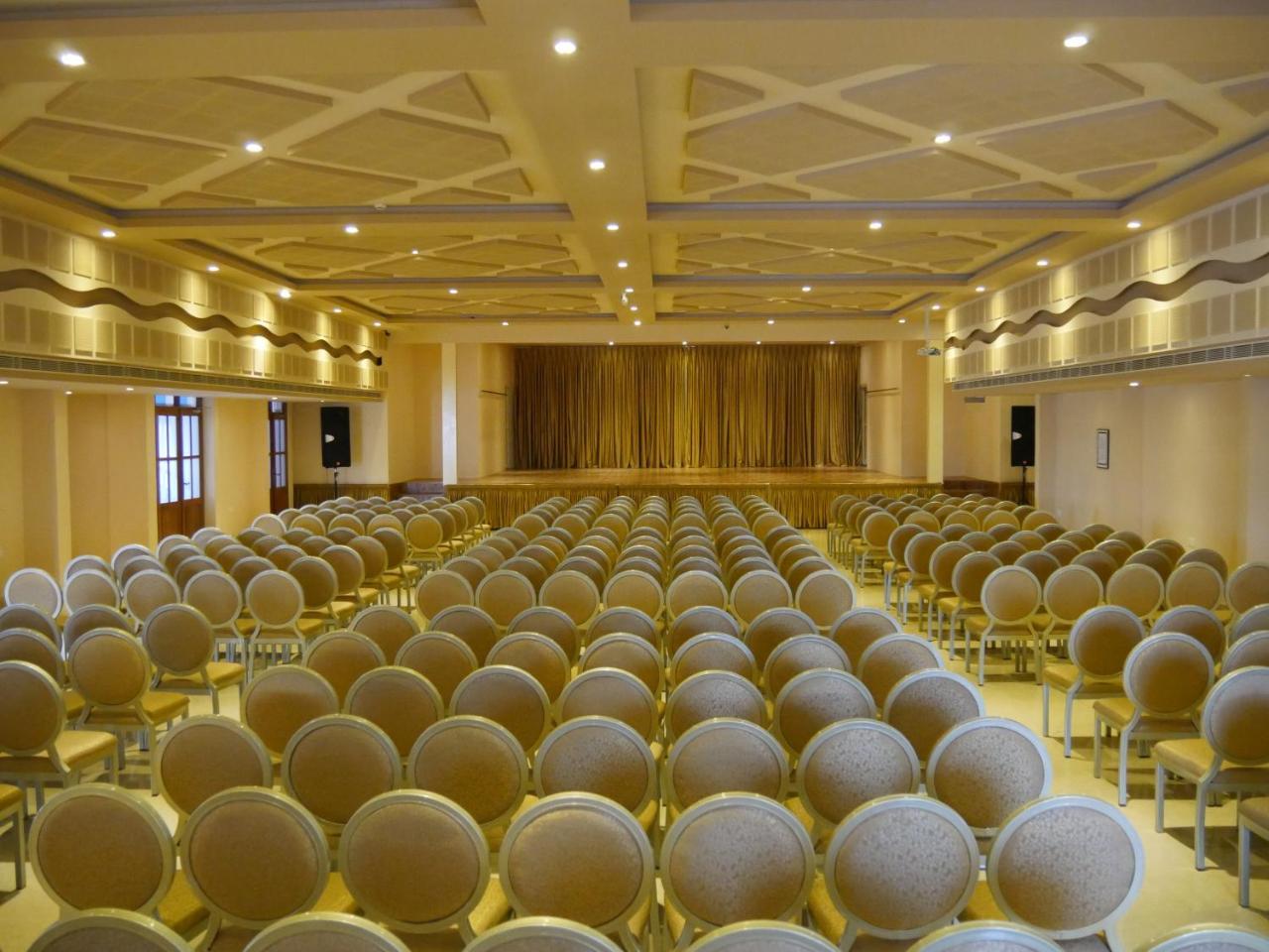 Karthika Residency Hotel Kilimanur Exterior photo