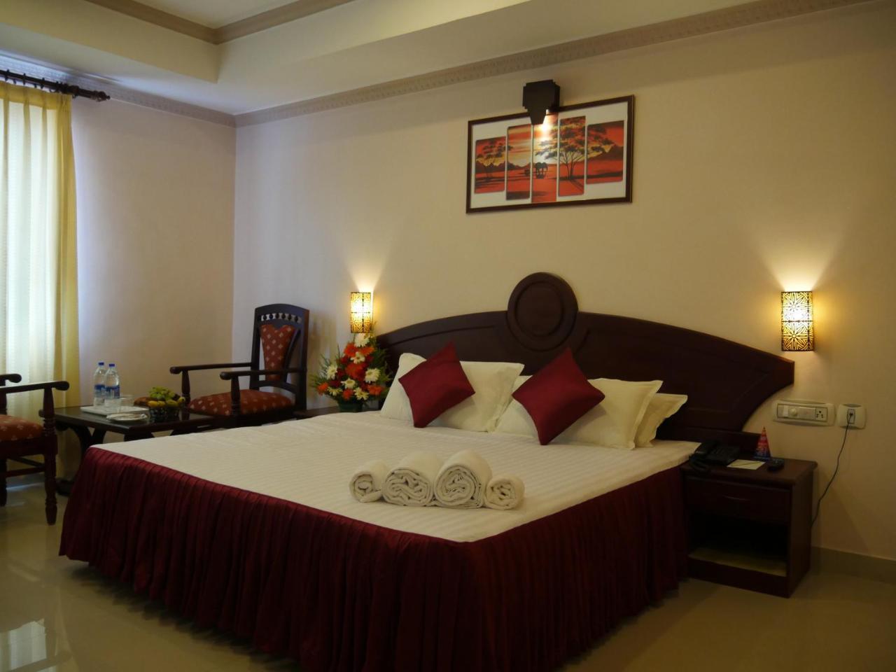 Karthika Residency Hotel Kilimanur Exterior photo